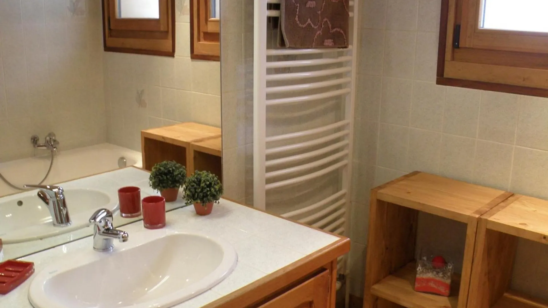 Charmant Appartement 2 Chambres Avec Wi-Fi Et Parking Prive - Fr-1-671-119 Les Gets Apartment