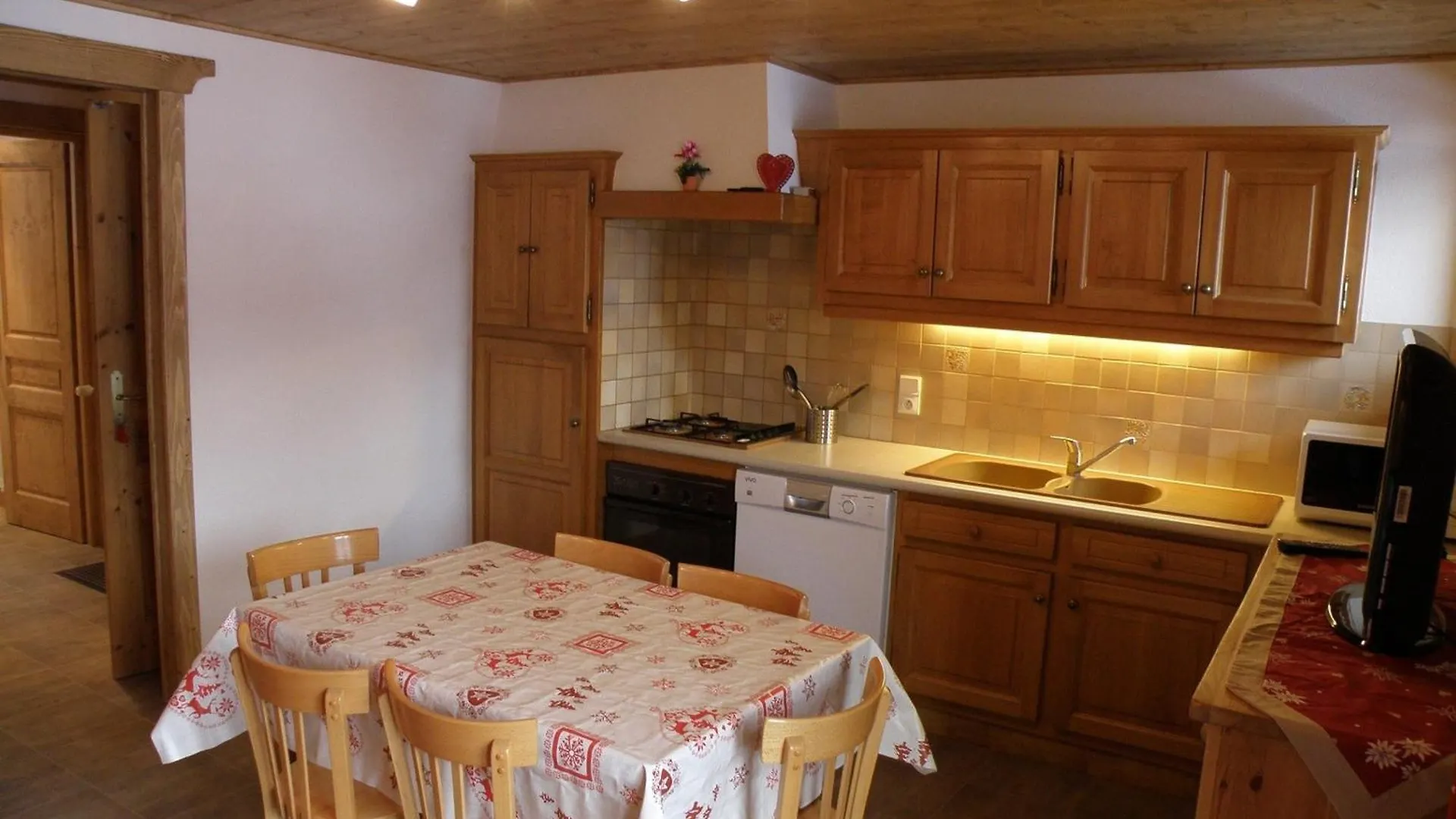Charmant Appartement 2 Chambres Avec Wi-Fi Et Parking Prive - Fr-1-671-119 Les Gets